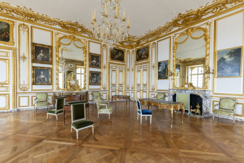 Le grand cabinet du Dauphin restauré. Château de Versailles, D. Saulnier