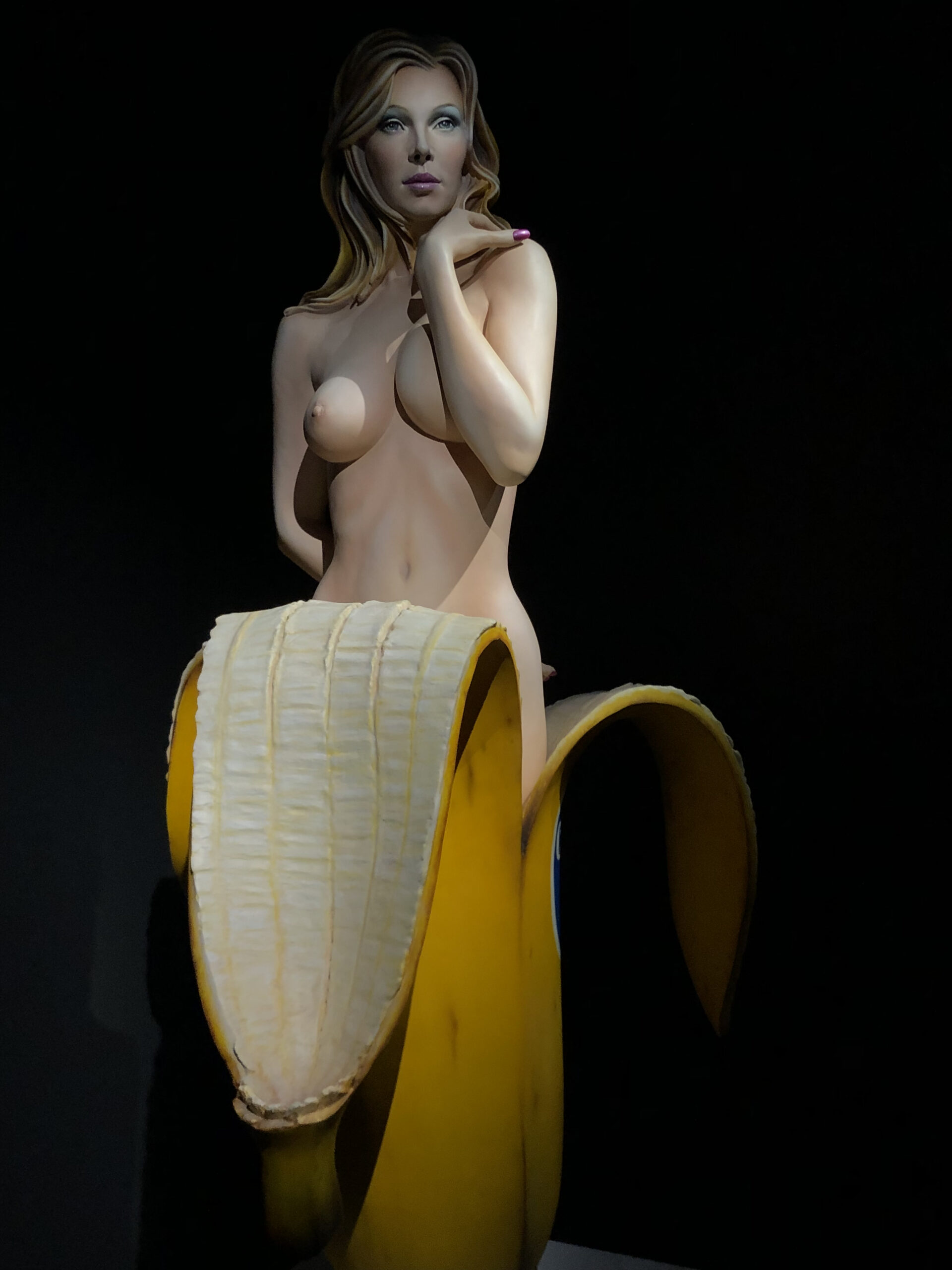 Mel Ramos (1935-2018), Chiquita Banana, 2007. Résine synthétique polychrome, 170 x 110 x 110 cm, édition 1/6. Vienne, galerie Ernst Hilger. © OPM