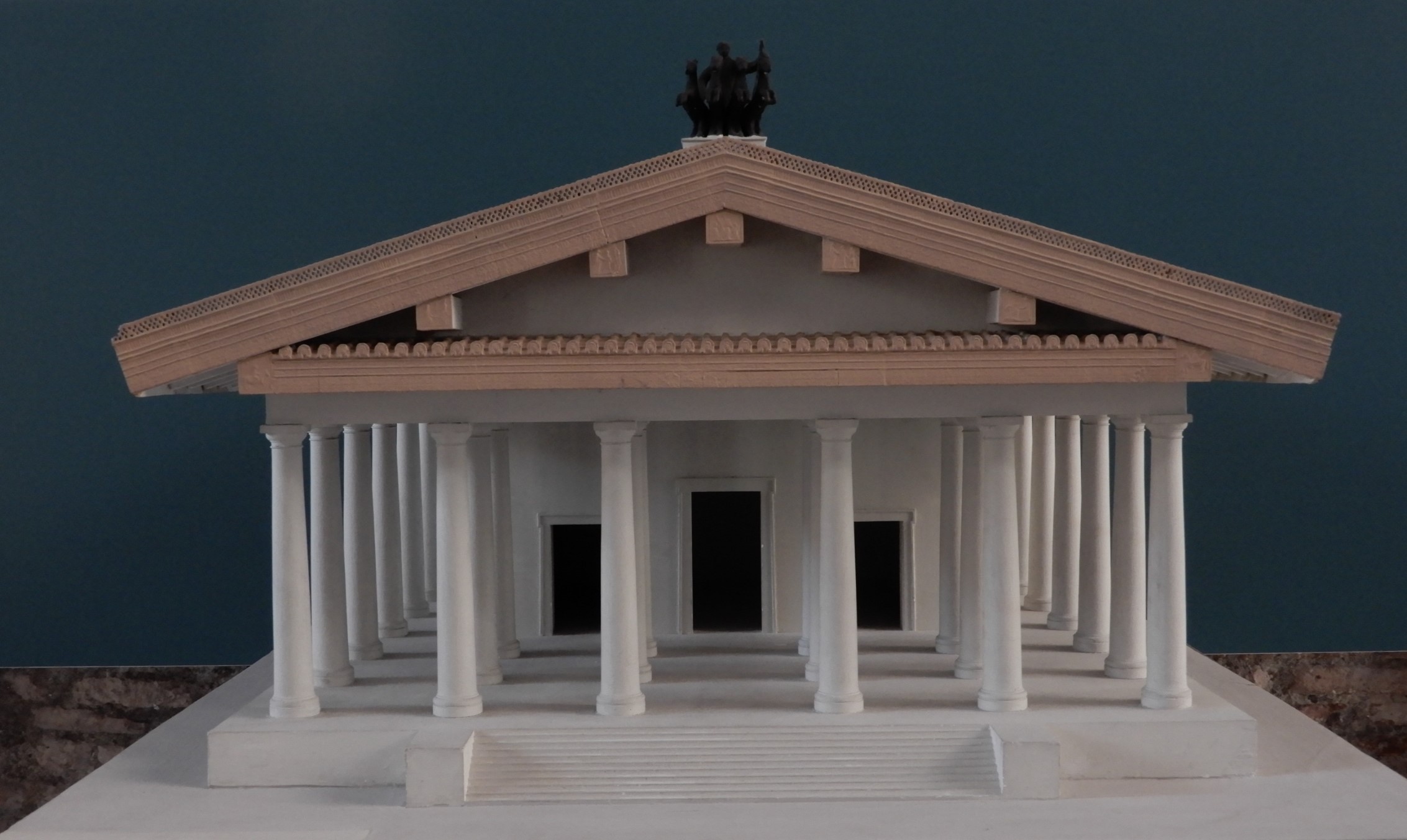 Maquette du temple de Jupiter capitolin que Domitien fit reconstruire après l’incendie de 80. © Museo della Civiltà Romana