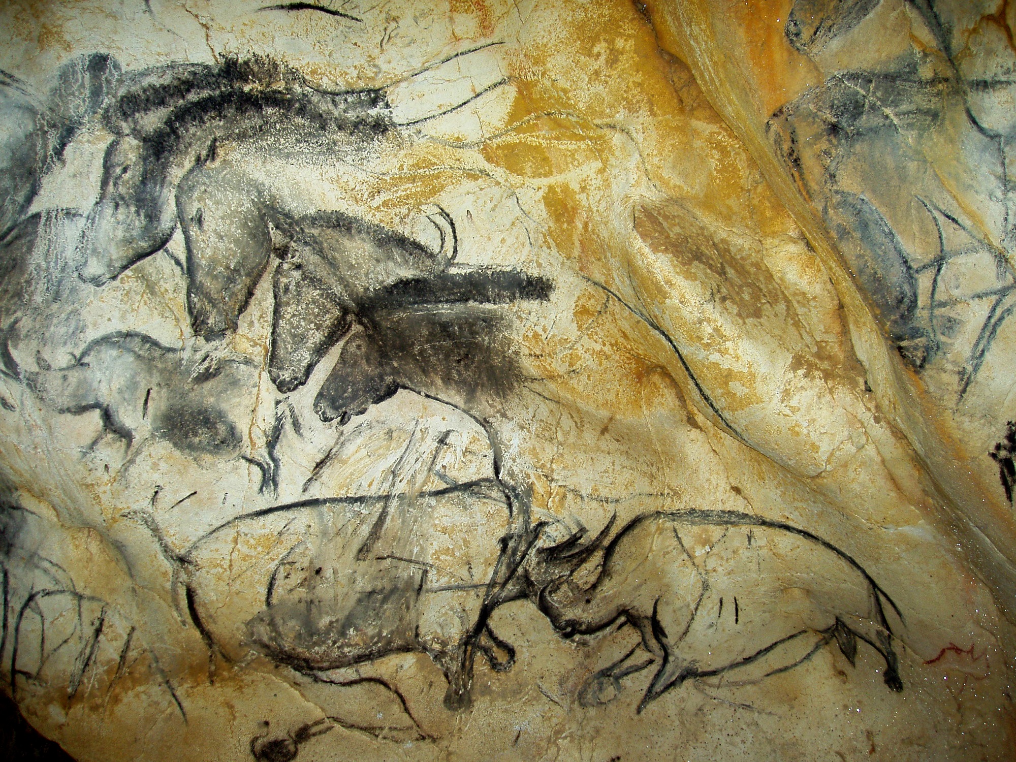 Panneau des chevaux dans la Salle Hillaire au cœur de la grotte Chauvet. © J. Clottes, Centre National de la Préhistoire, Ministère de la Culture