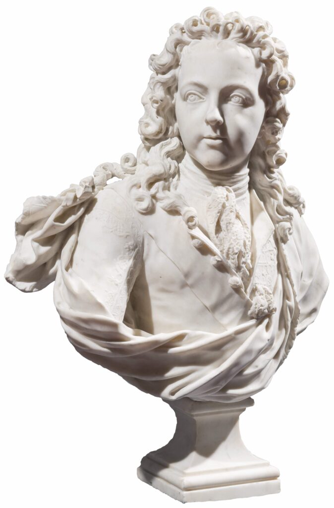 « Sérieux, majestueux, et en même temps le plus joli qu’il fût possible. » Ce commentaire de Saint-Simon semble merveilleusement correspondre à l’extraordinaire buste sculpté dans lequel Antoine Coysevox immortalisa les traits du tout jeune Louis XV alors âgé de cinq ans. Conservé à la Frick Collection, il constitue vraisemblablement la plus ancienne des quatre effigies royales exécutées par l’artiste à partir de l’accession au trône de l’enfant-roi. Antoine Coysevox (1640-1720), Louis XV enfant, à l’âge de cinq ans, 1716. Marbre, 59,7 x 50,8 x 22,2 cm. New York, The Frick Collection. Photo service de presse. © The Frick Collection