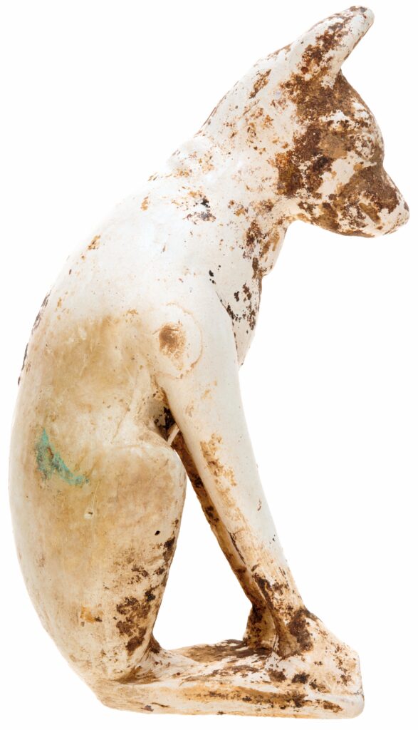 Figurine de chien (terre cuite), souvent associée aux enfants. © Arc’Antique, coll. musée Juliobona