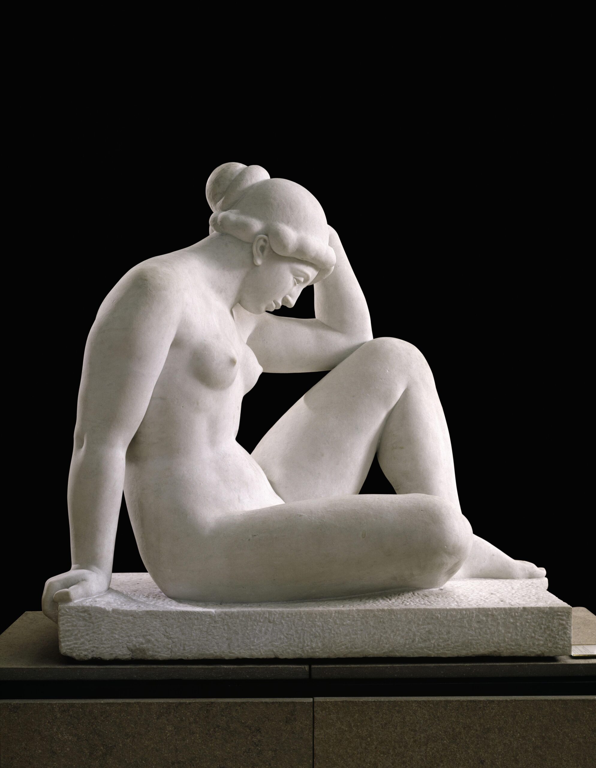 Aristide Maillol (1861-1944), Méditerranée, 1905 (modèle en plâtre), 1923-27 (marbre). Marbre, 110,5 x 117,5 x 68,5 cm. Paris, musée d’Orsay. Photo service de presse. © RMN (musée d’Orsay) – T. Ollivier