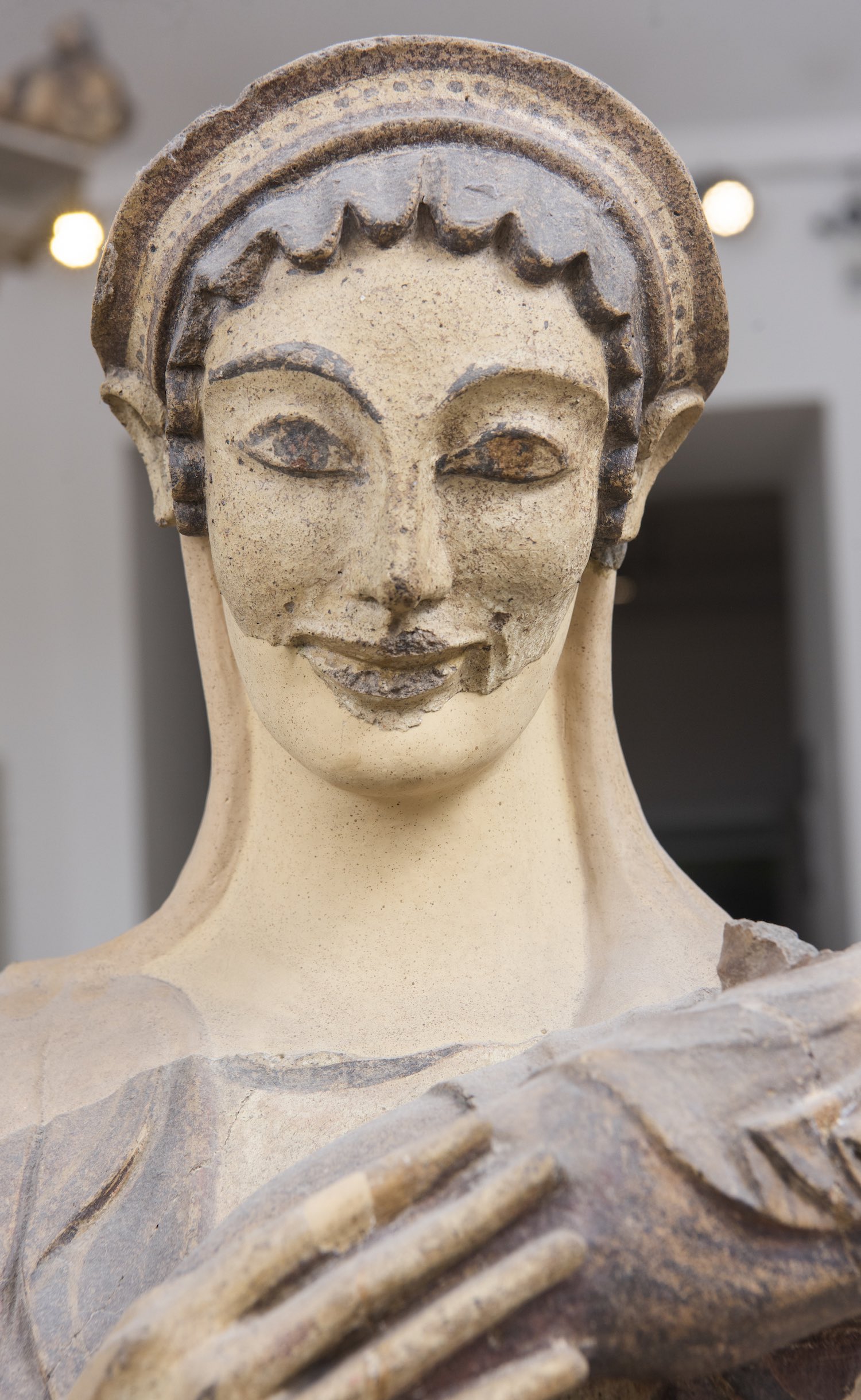 Le visage de Latone restauré. © ETRU, Archivio fotografico Museo Nazionale Etrusco di Villa Giulia.