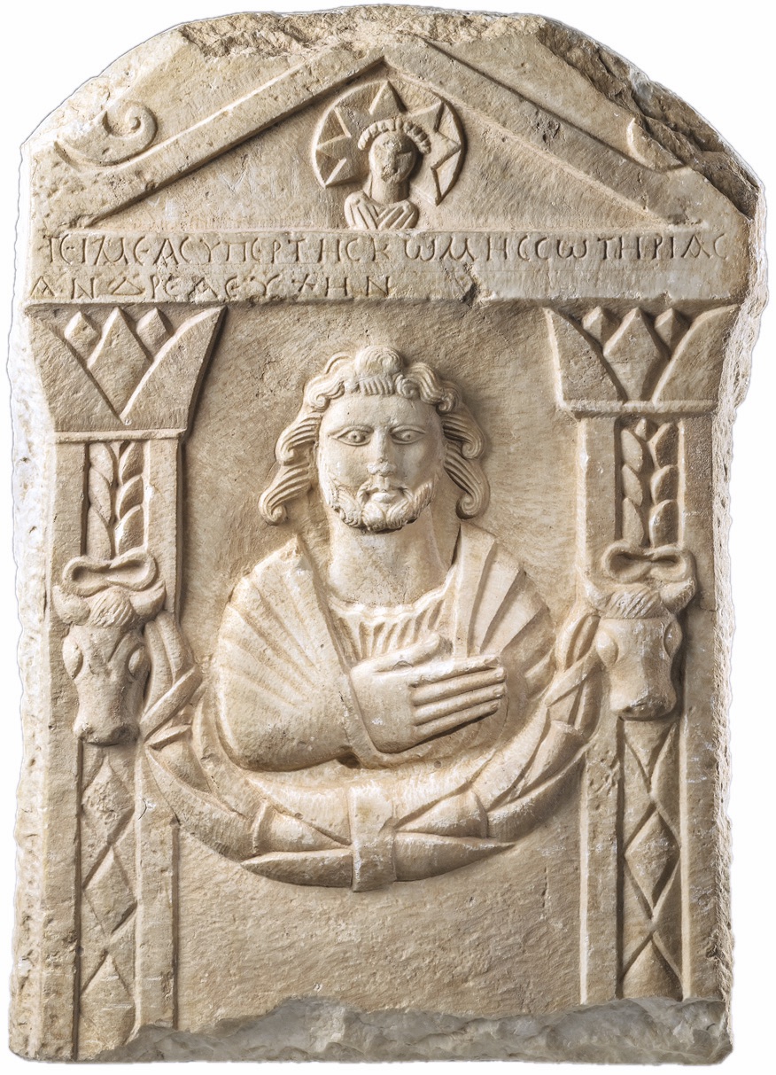 Relief votif à Zeus Andréas, Asie Mineure (Phrygie, vallée du Tembris), IIe-IIIe siècles. Marbre, 72 x 50 x 9 cm. Genève, Fondation Gandur pour l’Art. © Grégory Maillot