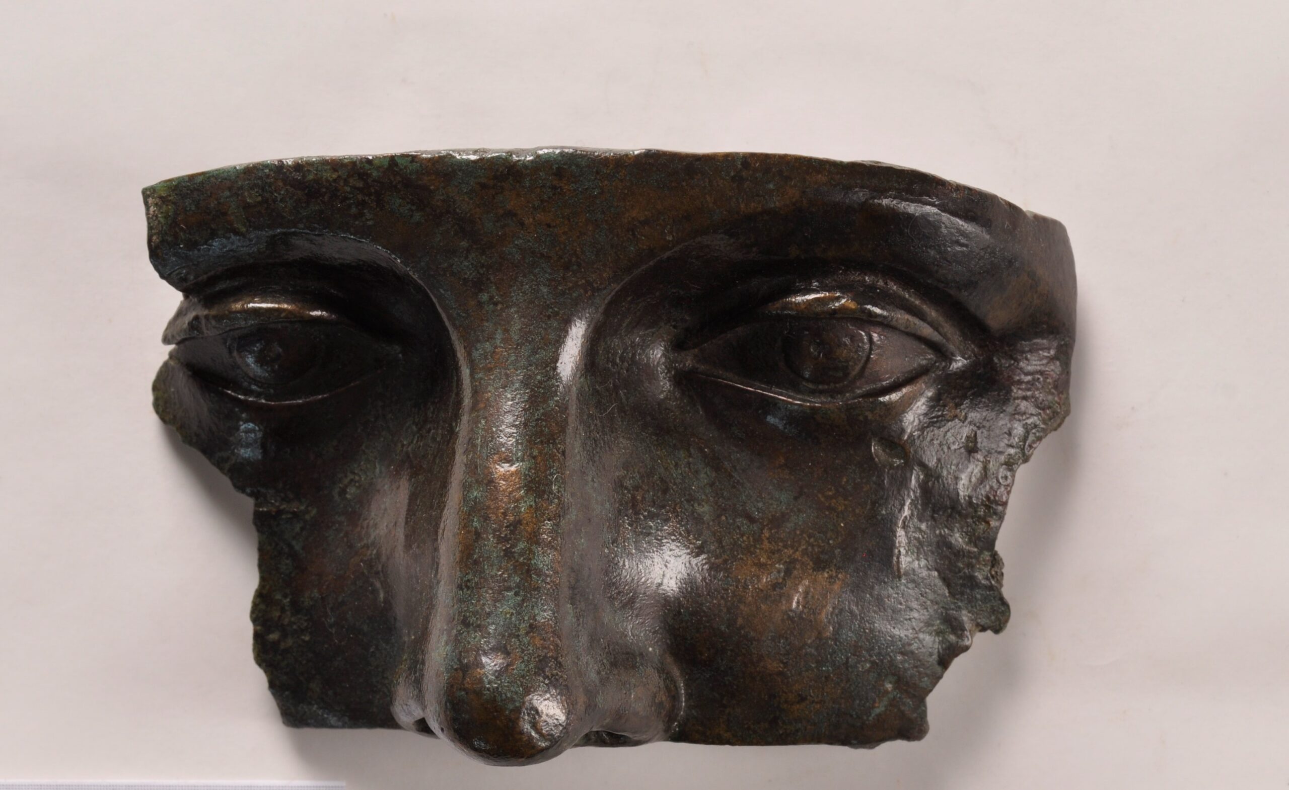 Dépôt votif de Minerva Medica, masque, bronze, IVe-IIe siècle av. J.-C., Musées Capitolins, Antiquarium. © Musei Capitolini, photo Zeno Colantoni