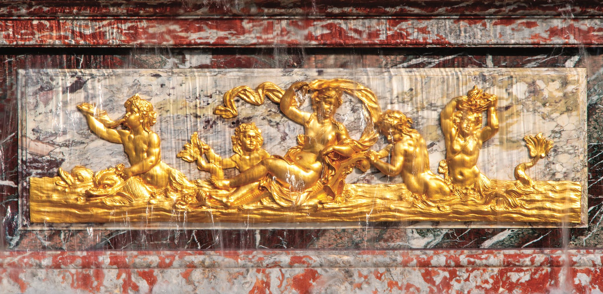 Bas-relief central du Buffet d’eau après restauration. Photo service de presse. © RMN-Grand Palais (château de Versailles) / G. Blot