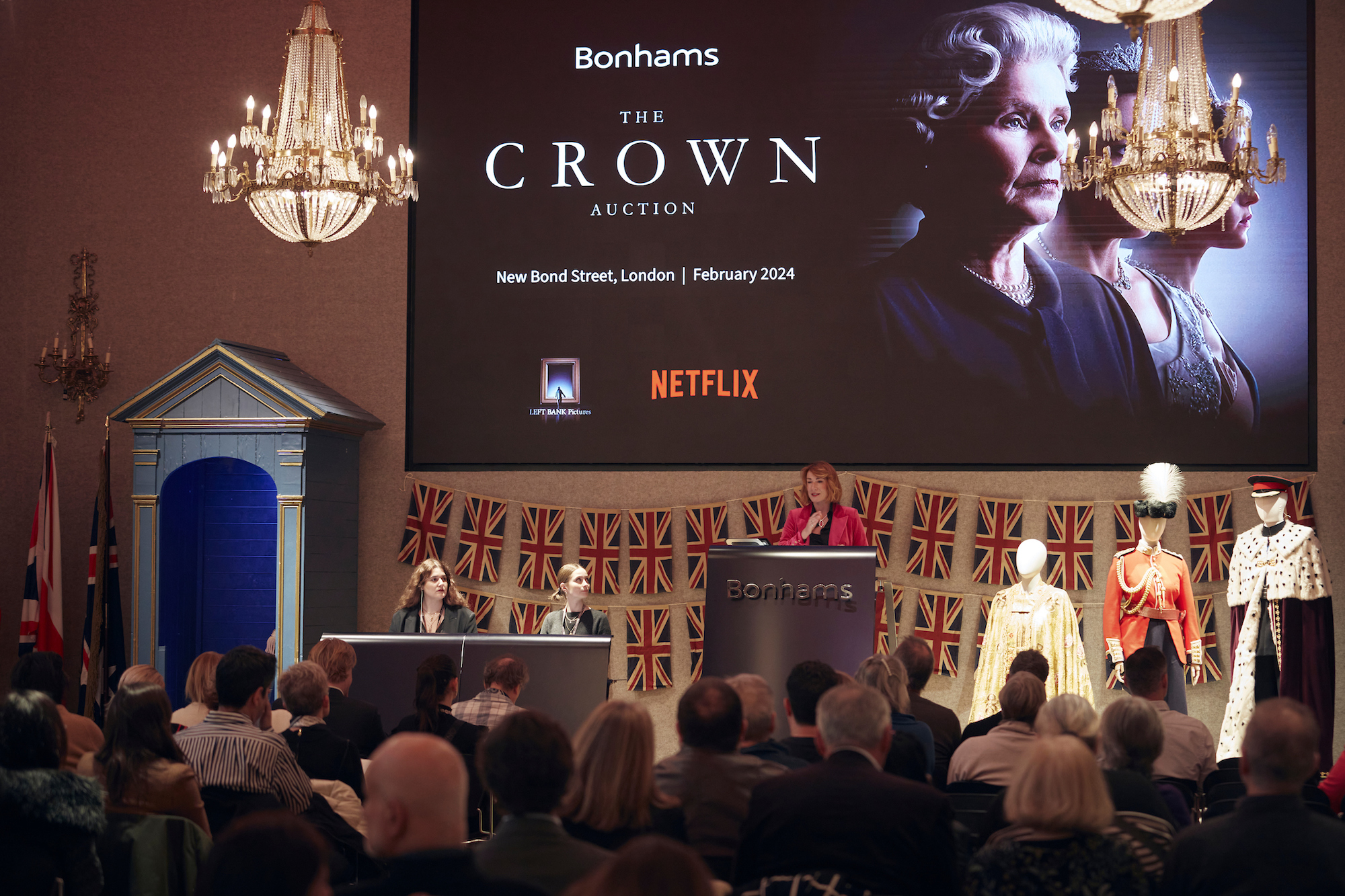 Vente The Crown chez Bonhams (New Bond Street, Londres), 7 février 2024. © Bonhams