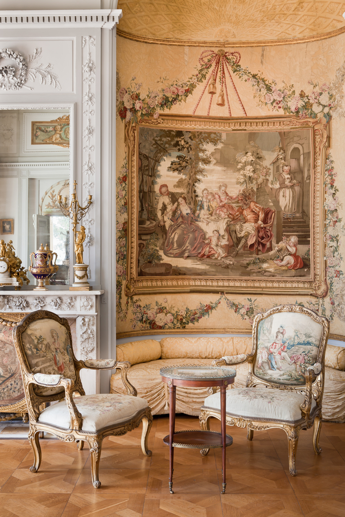 Le petit salon de la Villa Ephrussi témoigne du goût de la baronne pour le siècle des Grâces. © Sophie Lloyd