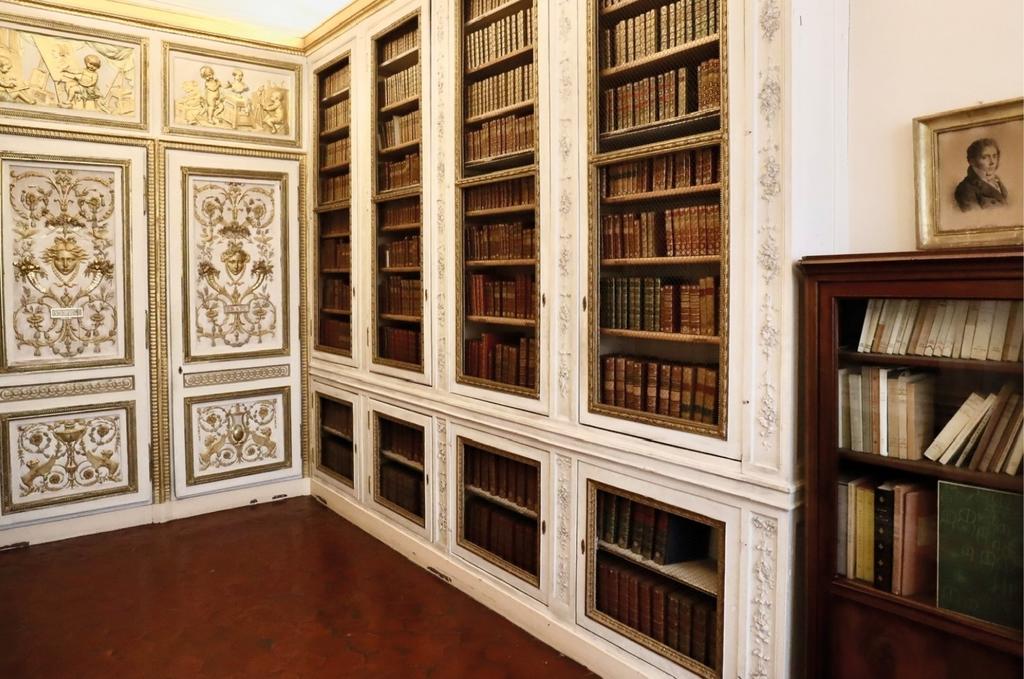 preview__ange-jacques-gabriel-bibliotheque-marie-antoinette-trianon-chateau-versailles-1772.jpg