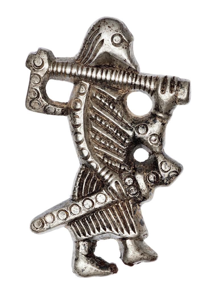 preview__pendentif-argent-viking-myrin-ola-musee-suedois-histoire.jpeg