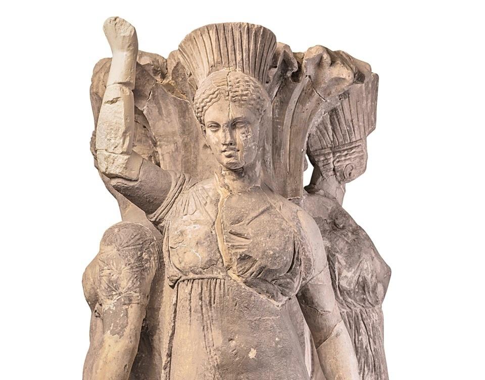 Couronnement de la colonne d’acanthe omphalophore.