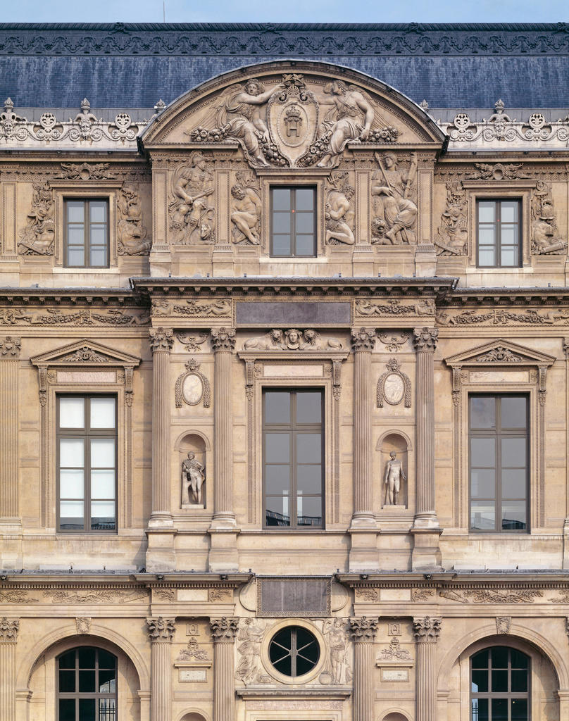 preview__detail-decor-attique-avant-corps-facade-henri-ii-sculpteur-jean-goujon-paris-musee-louvre.jpg