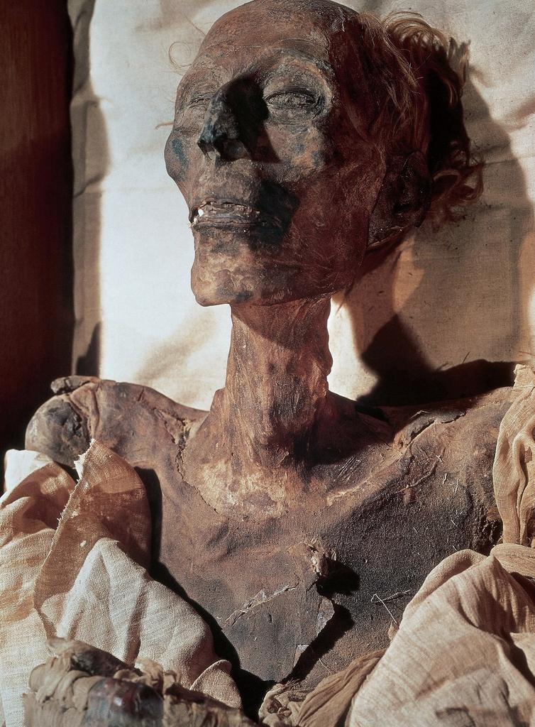 preview__momie-ramses-ii-caire-musee-egyptien.jpg
