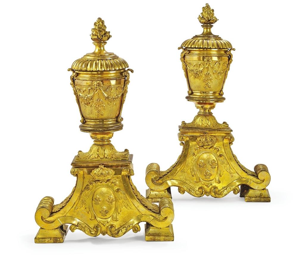 preview__paire-chenets-royaux-domenico-cucci-1680-1700-bronze-collection-givenchy.jpg
