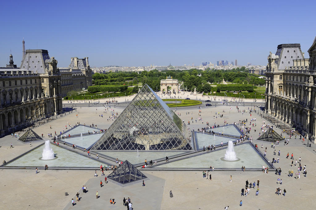 preview__pyramide-ieoh-ming-pei-paris-louvre-musee.jpg
