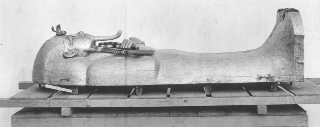 preview__toutankhamon-couvercle-cercueil-exterieur-bois-or-vallee-rois.jpg