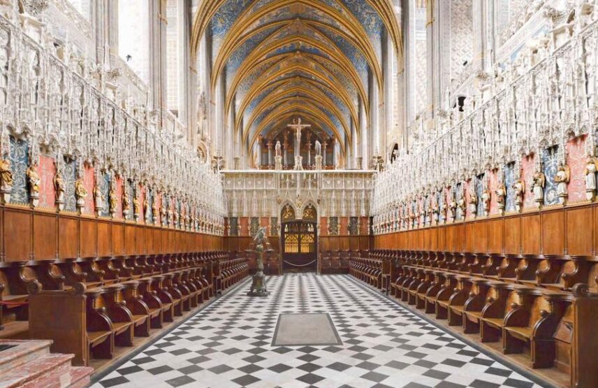 Cathédrale Sainte-Cécile d'Albi, jubé vu de l'intérieur du chœur des chanoines, détail de la couverture de l'ouvrage « Jubés et clôtures de chœur du Moyen Âge et de la Renaissance » publié par la Société française d'archéologie.