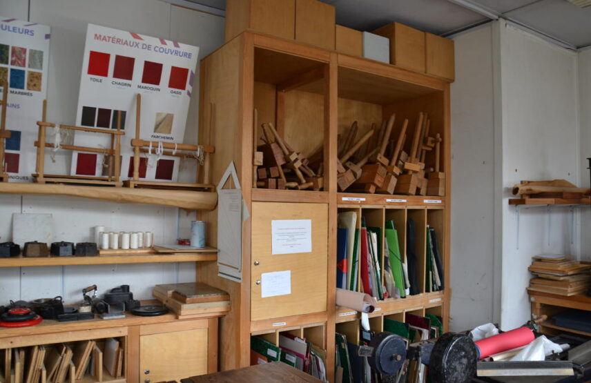 Atelier de reliure « Annie Persuy » aux ateliers du Vésinet.