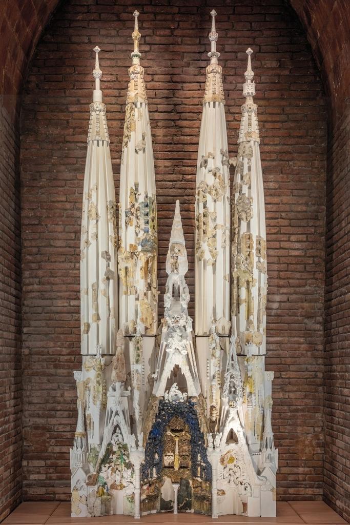 preview__antoni-gaudi-josep-maria-jujol-maquette-facade-sagrada-familia-1910-barcelone-fundacio-junta-constructora-temple-expiatori-exposition-orsay.jpg
