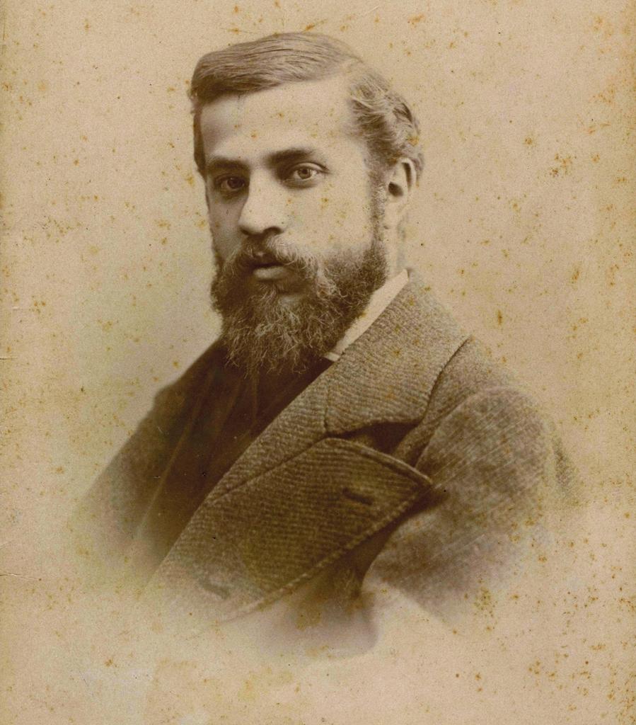preview__antoni-gaudi-portrait-photographie-1878-reus-museu-exposition-orsay.jpg