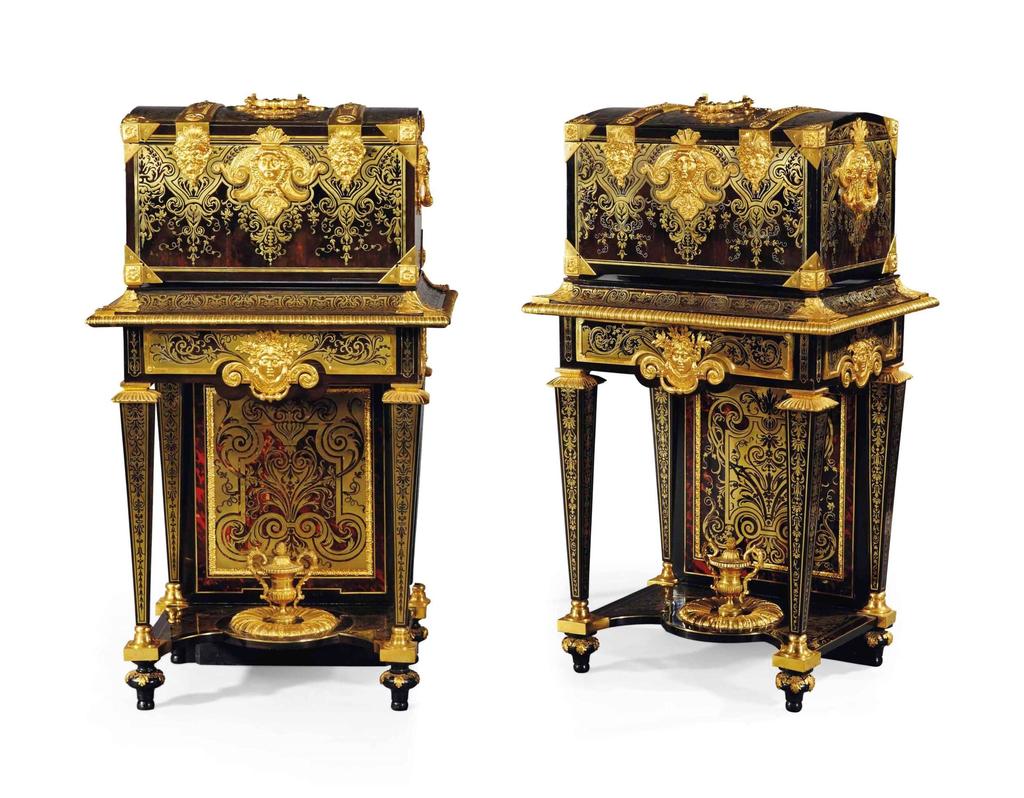 preview__attribue-andre-charles-boulle-paire-coffres-sur-pietement-marqueterie-boulle-ecaille-tortue-etain-laiton-bronze-cisele-dore-collection-rothschild-chateau-ferrieres.jpg