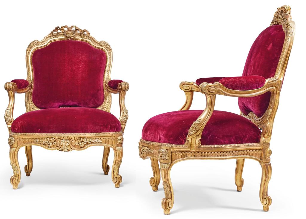 preview__louis-delanois-1731-1792-paire-fauteuils-a-la-reine-vers-1770-noyer-dore-collection-rothschild-chateau-ferrieres.jpg