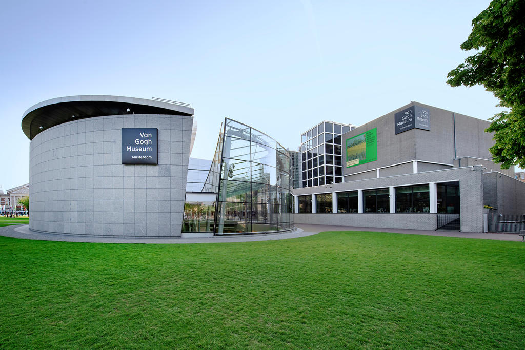 Le musée Van Gogh a ouvert en 1973 sur le Museumplein, à Amsterdam. Un doute plane actuellement sur son avenir et sa capacité à demeurer ouvert.