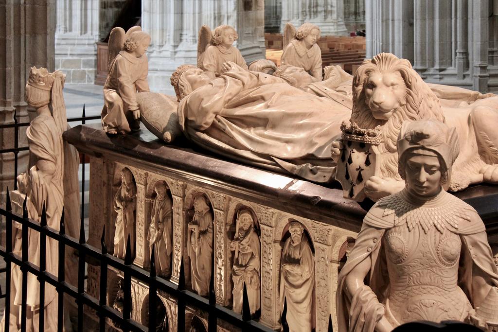 preview__tombeau-ducs-bretagne-cathedrale-nantes-restauration.jpeg