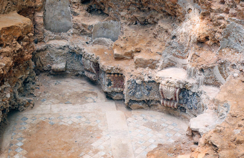 Vue de la grotte lors de la fouille de 2019.