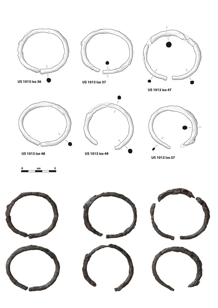 Bracelets en fer entiers des inhumations 1 et 2.