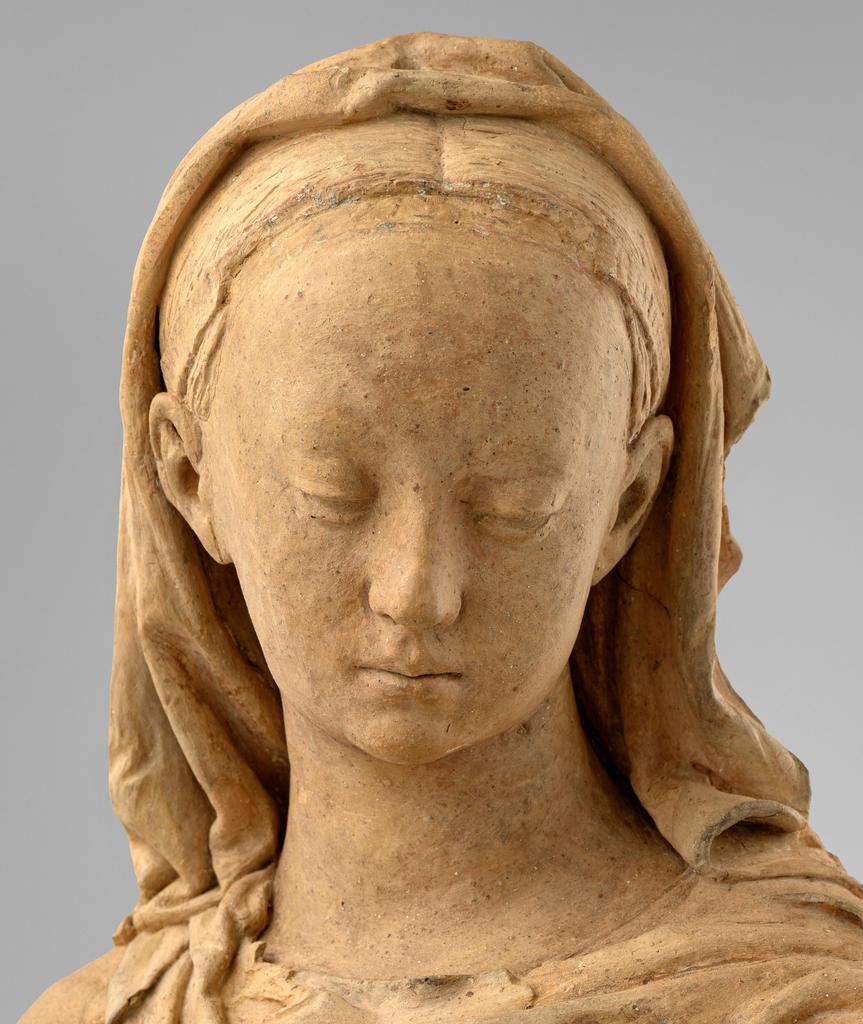 preview__michel-colombe-detail-visage-vierge-a-lenfant-dite-vierge-de-la-carte-vers-1500-1510-terre-cuite-paris-musee-louvre-exposition-musee-beaux-arts-tours.jpg