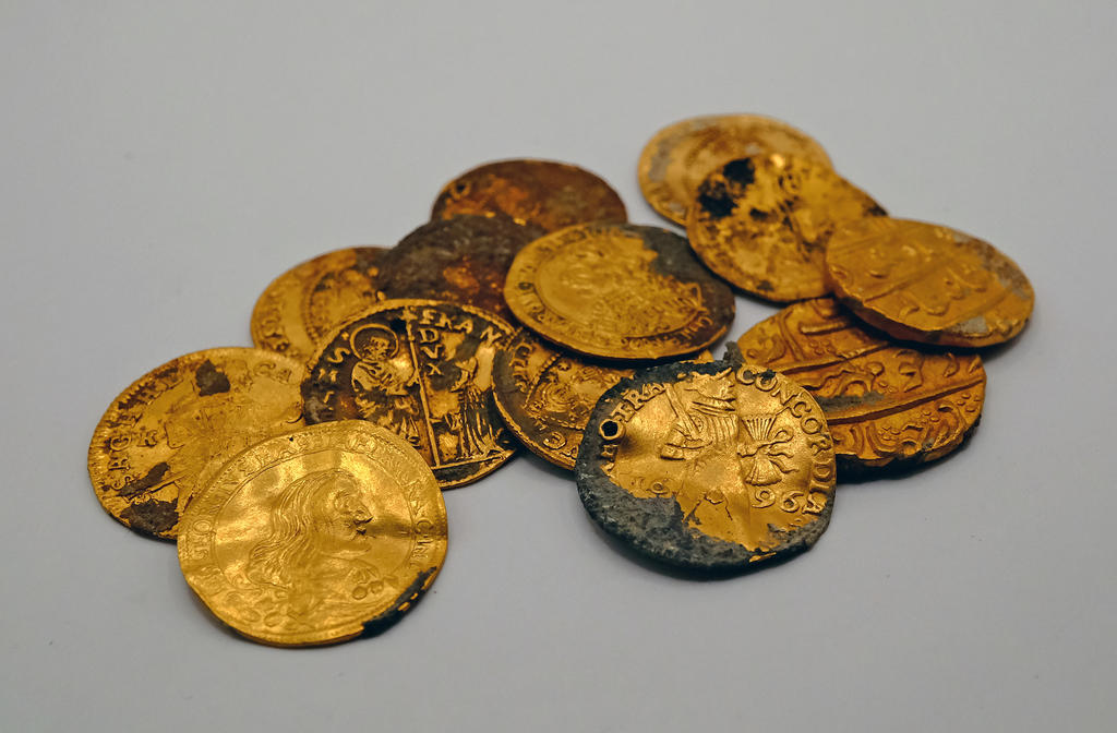 preview_monnaies-or-epave-madagascar.jpg